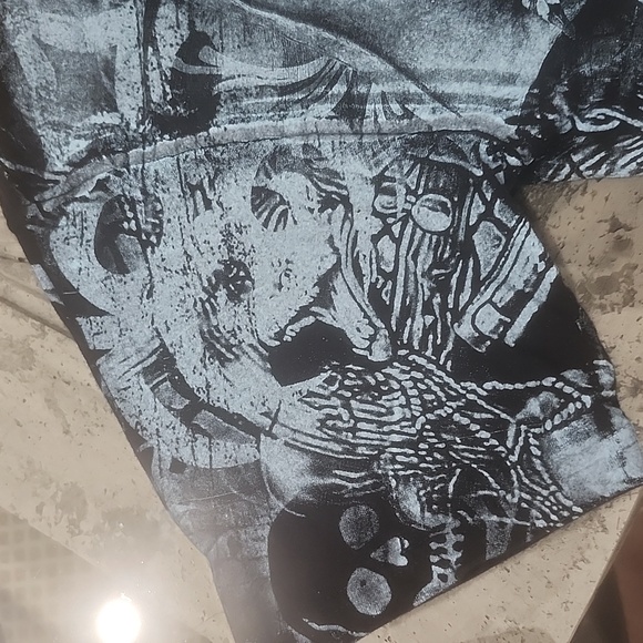 Stussy Black and Blue Skull Grunge Small Like New T-Shirt - Picture 5 of 10